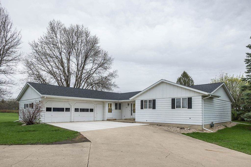 815 Central Ave - Photo 1