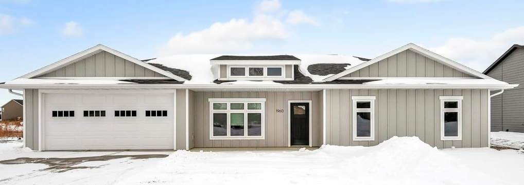 1960 35th Street - Photo 1