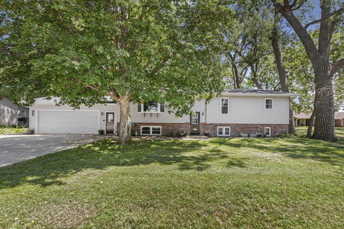 711 4th Street - Photo 1