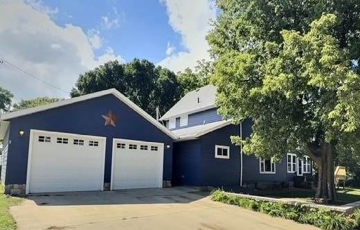 1710 Denver Avenue - Photo 1