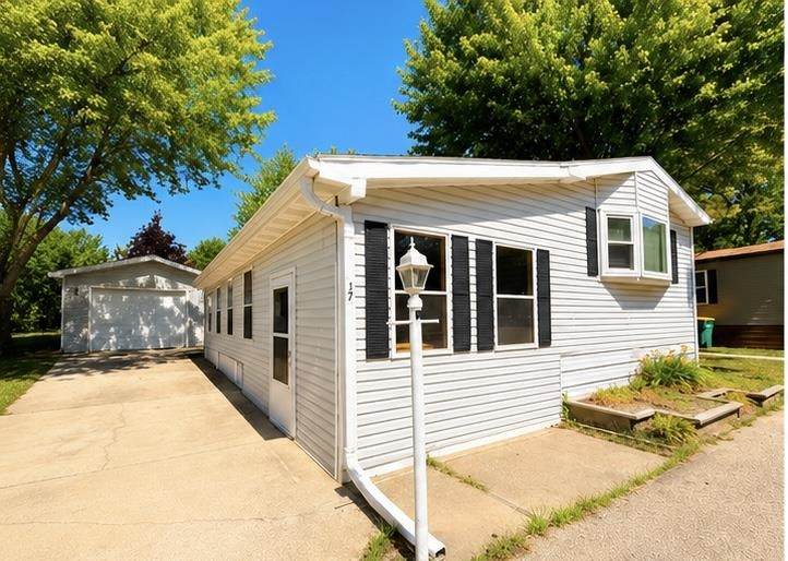 806 28th Street - Photo 1