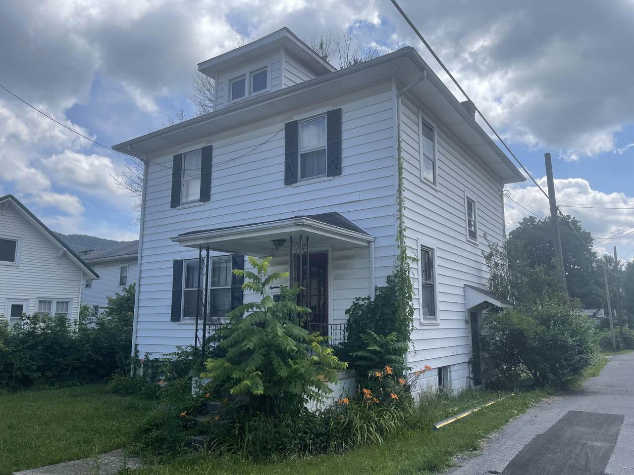 1812 Dearborn Ave - Photo 1