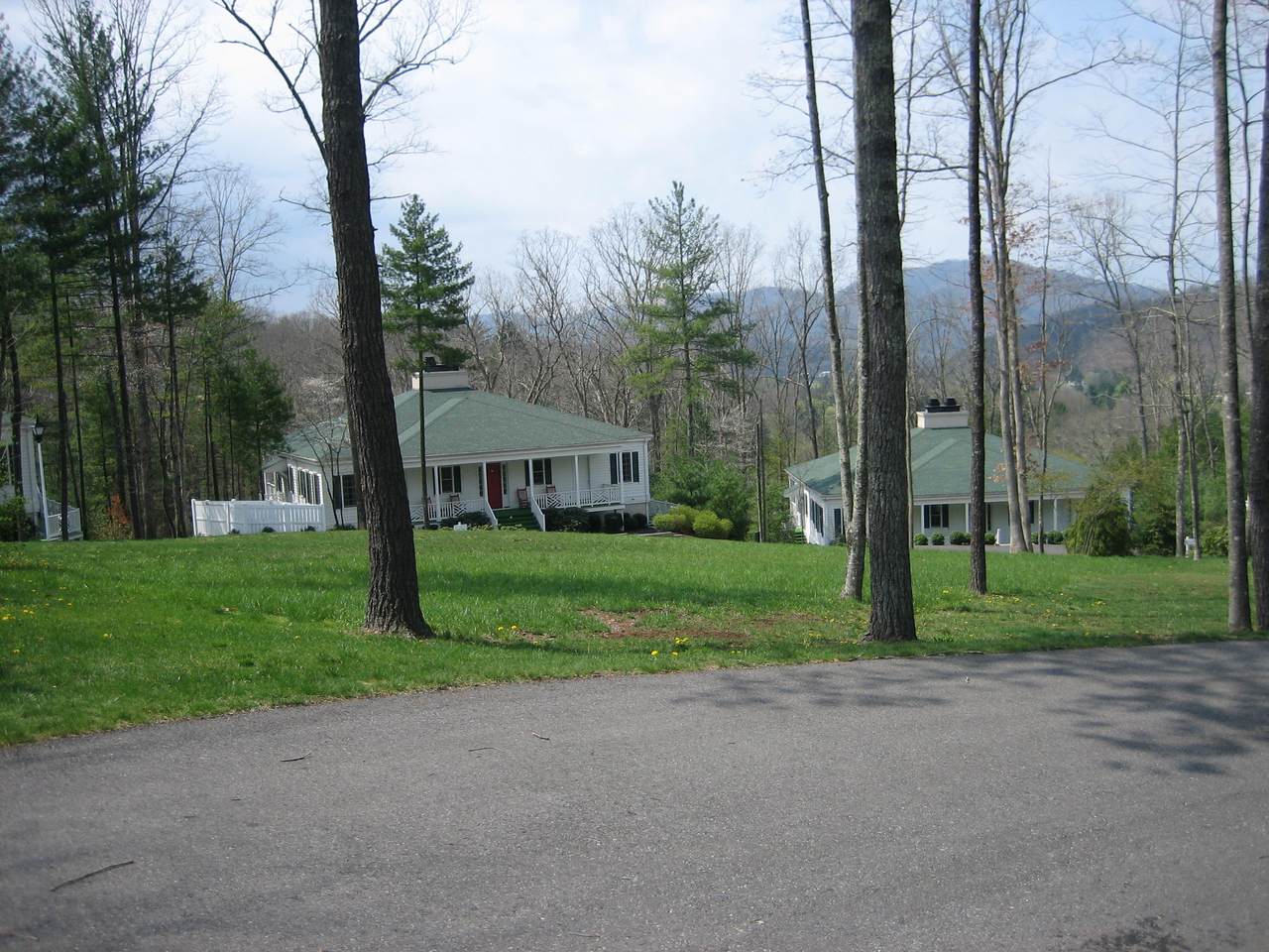 128 White Oak Ct. - Photo 1