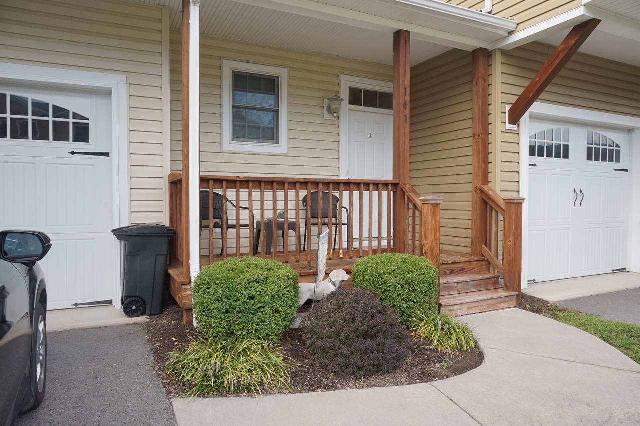 141 Eloise Cir - Photo 1