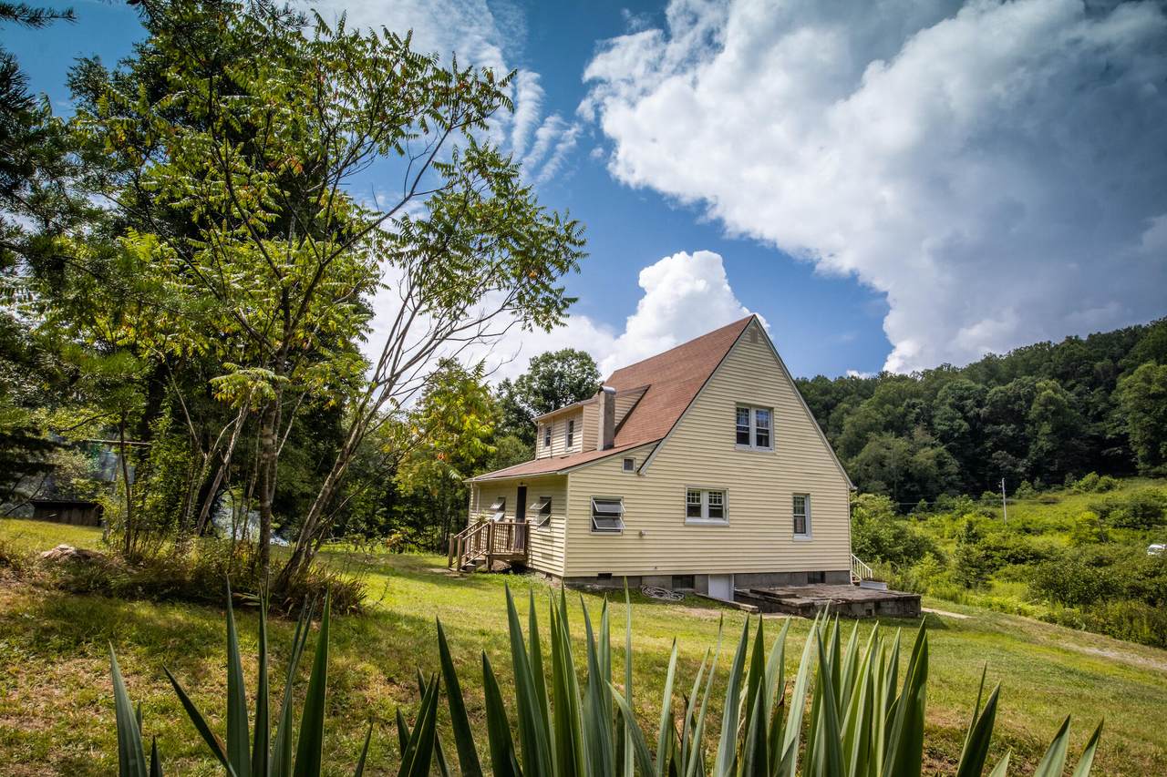 3089 Edmond Road - Photo 1