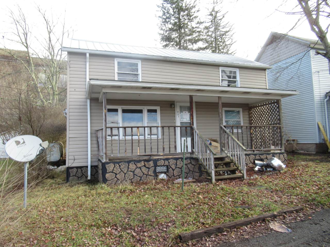 283 12th St - Photo 1