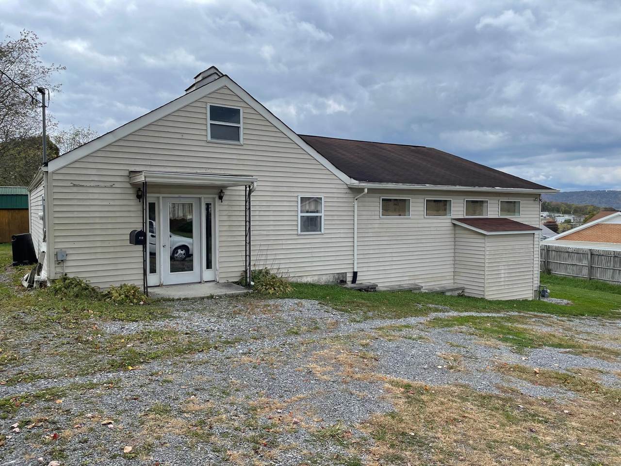 220 Patrick St - Photo 1