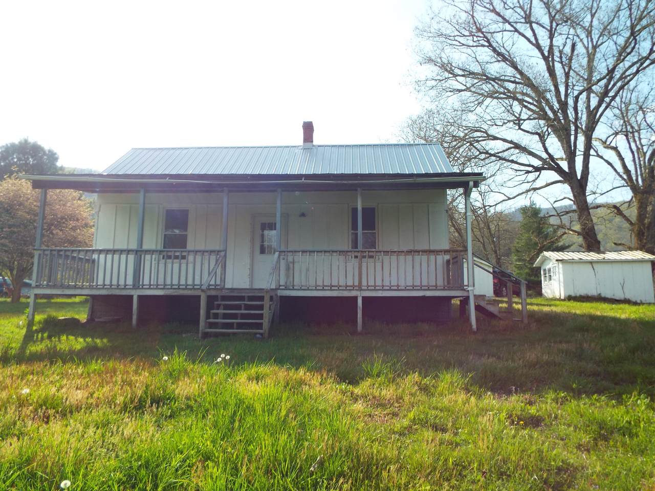 155 Lester Way - Photo 1