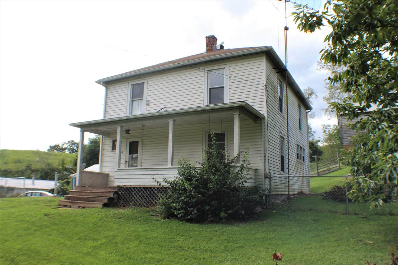 24 Lloyds Lane - Photo 1