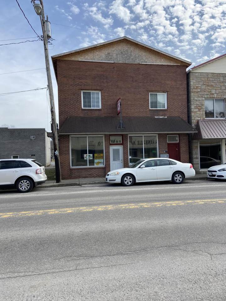 438 Main St - Photo 1