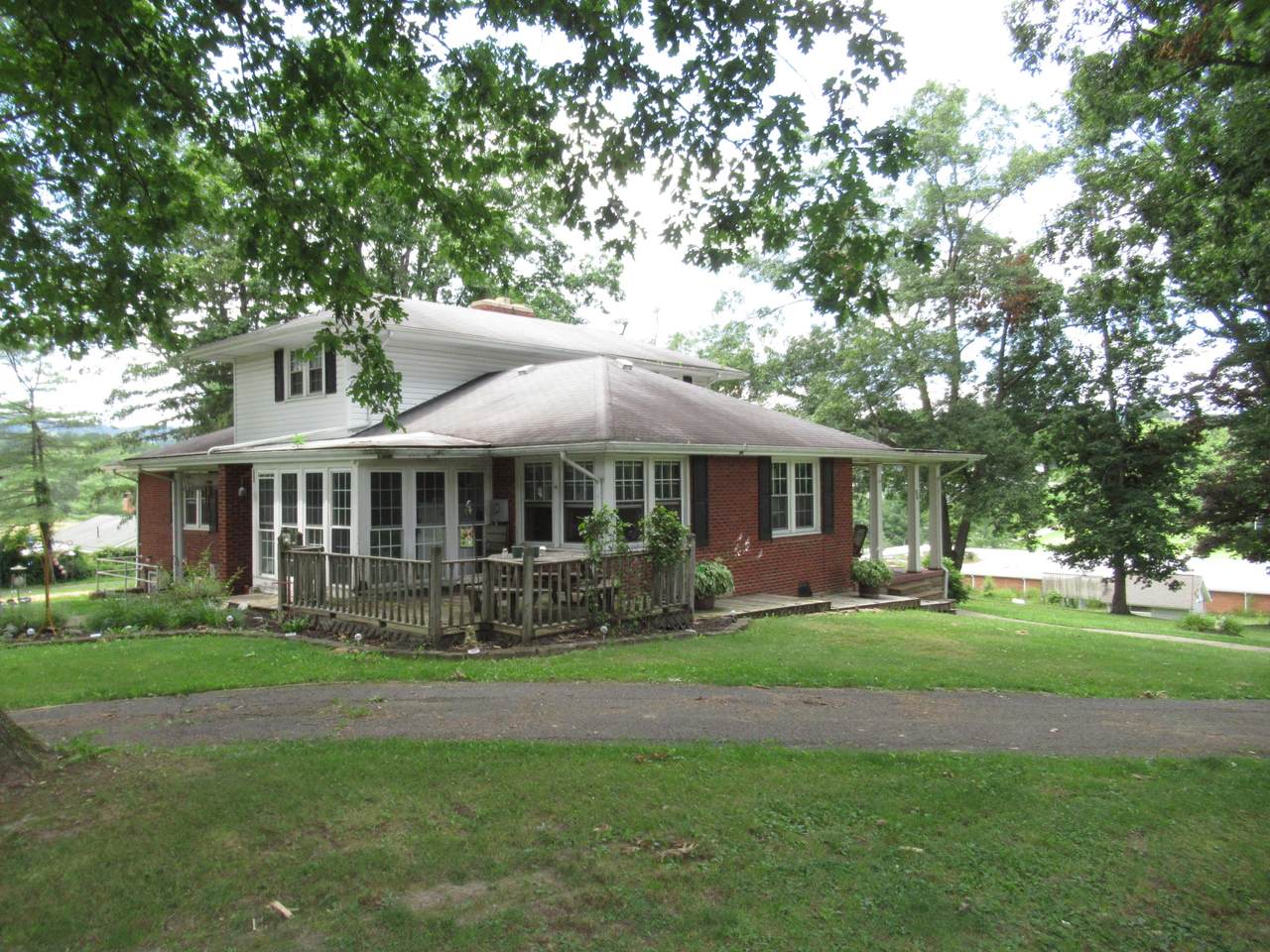 96 Frontier Dr - Photo 1