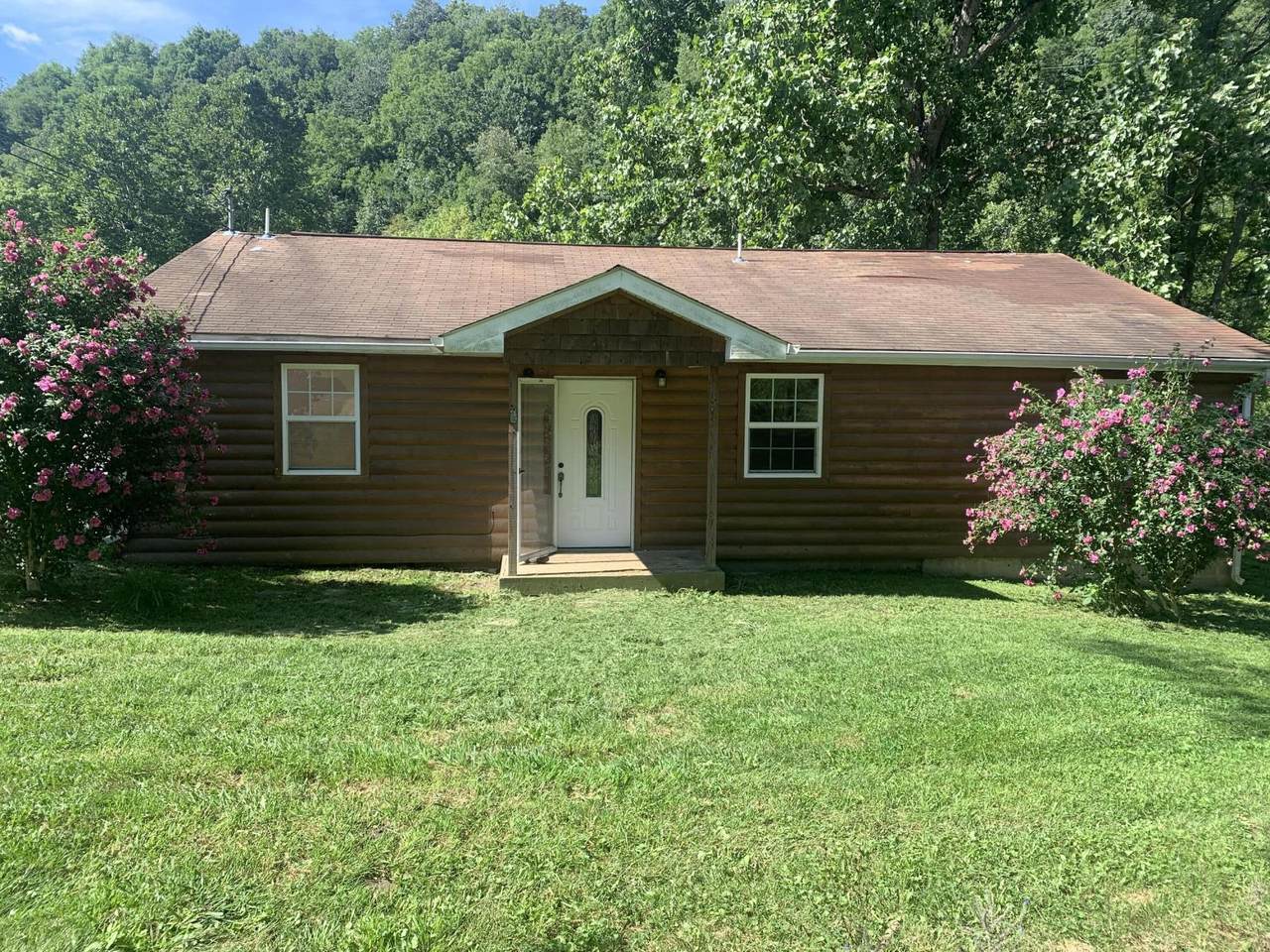 22616 Seneca Trail South - Photo 1