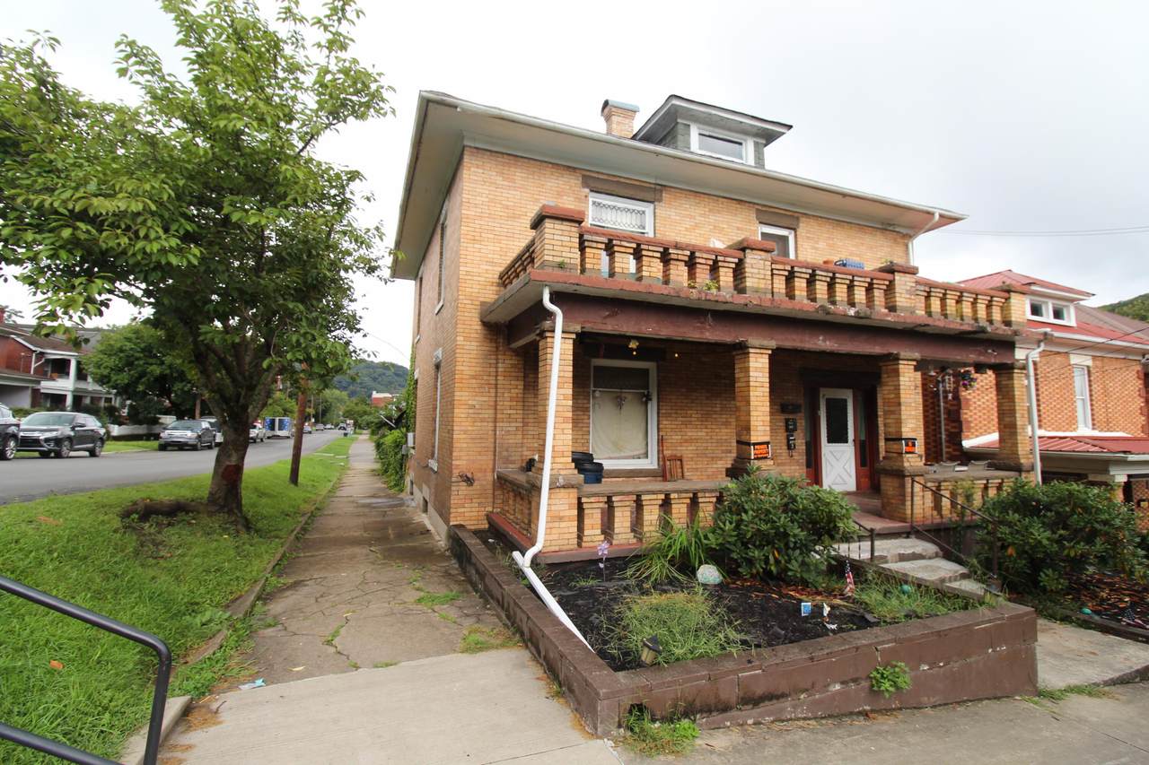 218 8th Ave - Photo 1