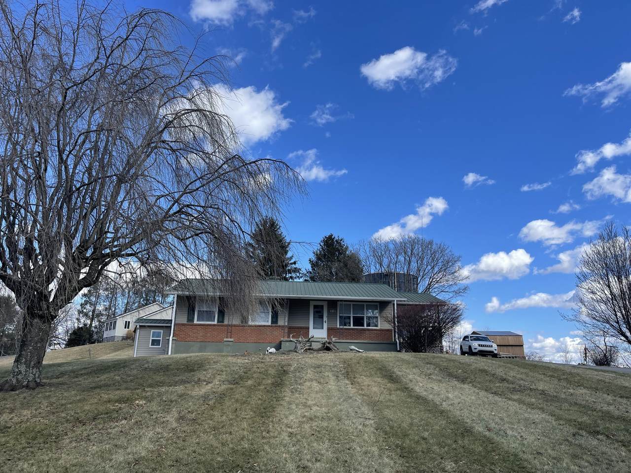519 Anderson St - Photo 1