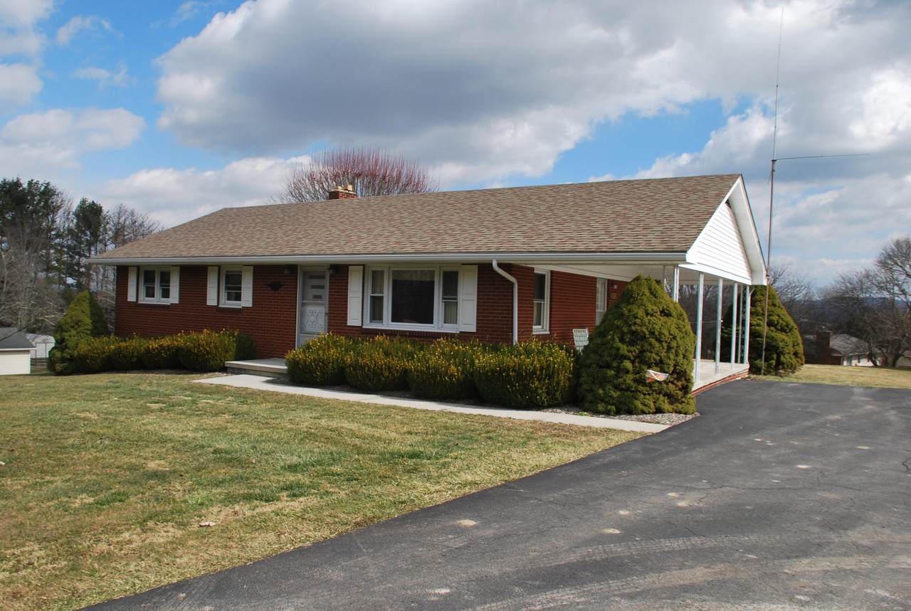 16858 Seneca Trl - Photo 1