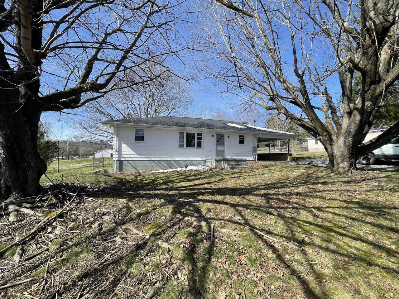 145 Shaker Ln - Photo 1