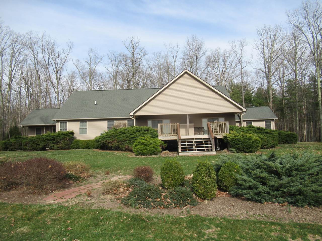 576 Cliffside Ln - Photo 1