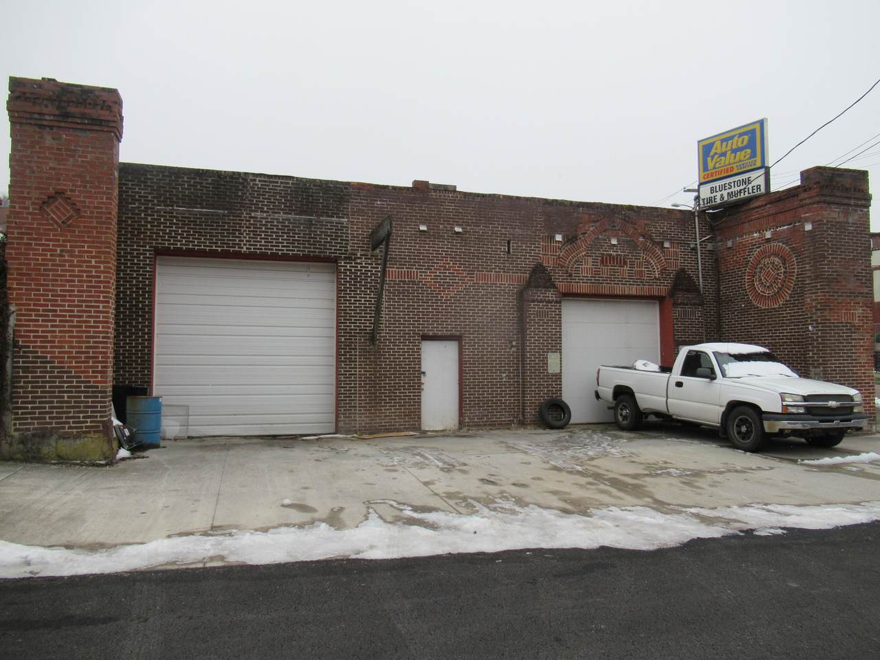 308 Summers St - Photo 1