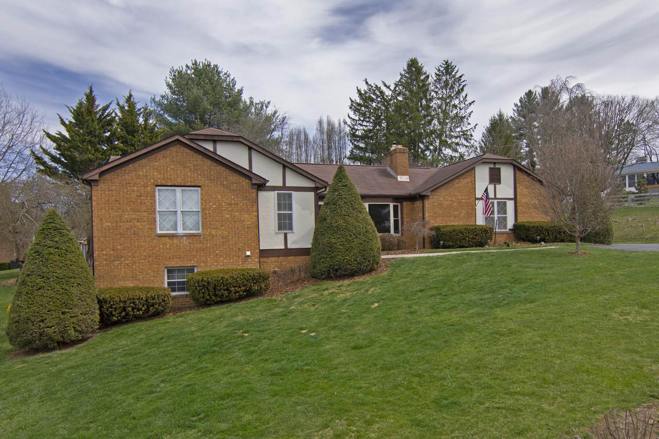 175 Clover Cir - Photo 1