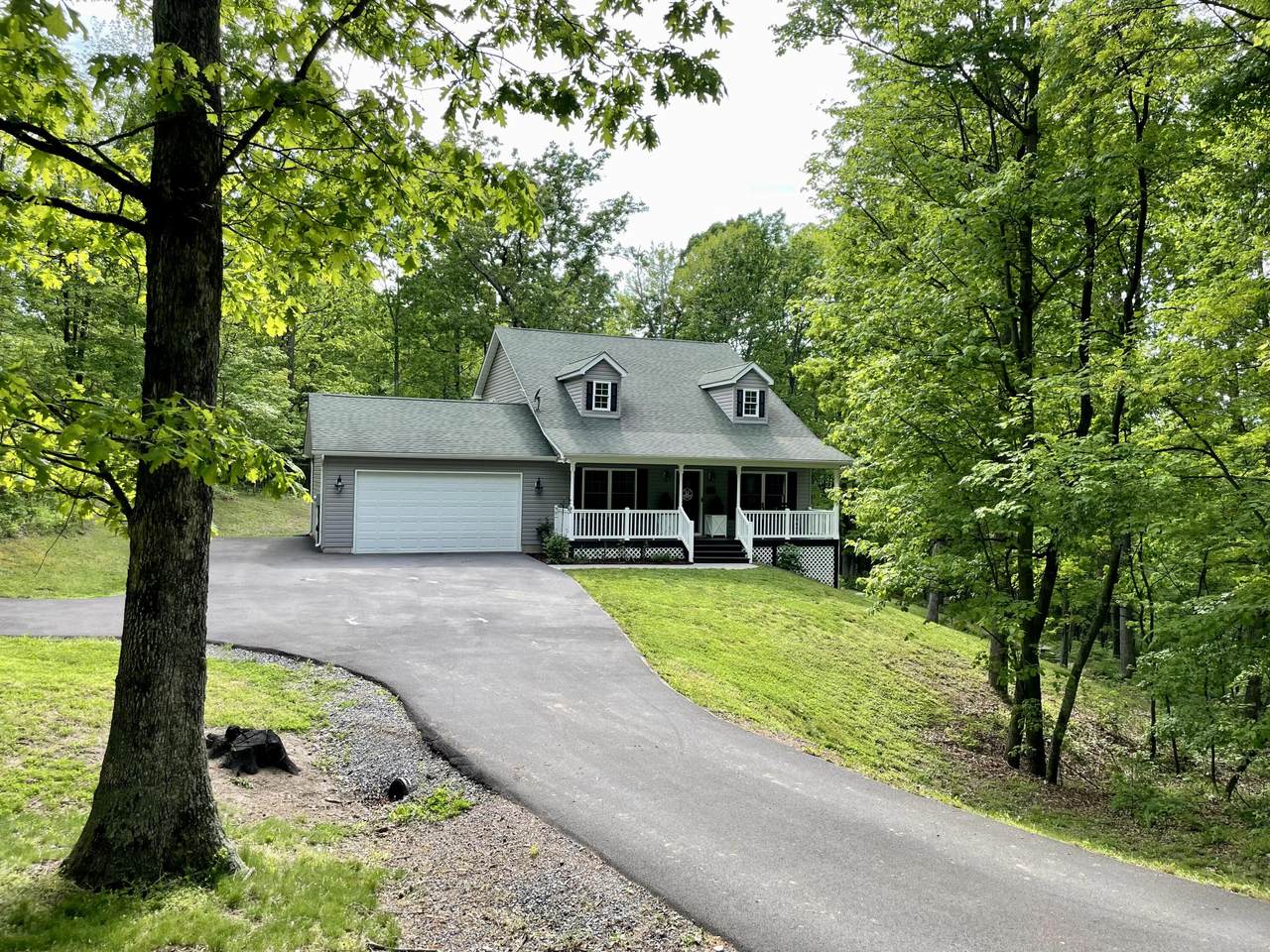 182 Hidden Springs Ct - Photo 1