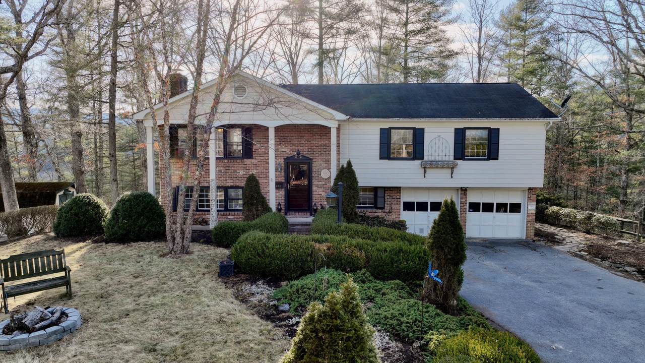 488 Sherwood Dr - Photo 1