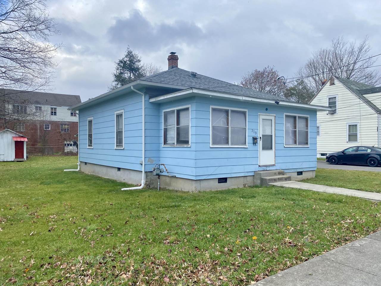 323 Ingleside Ave - Photo 1