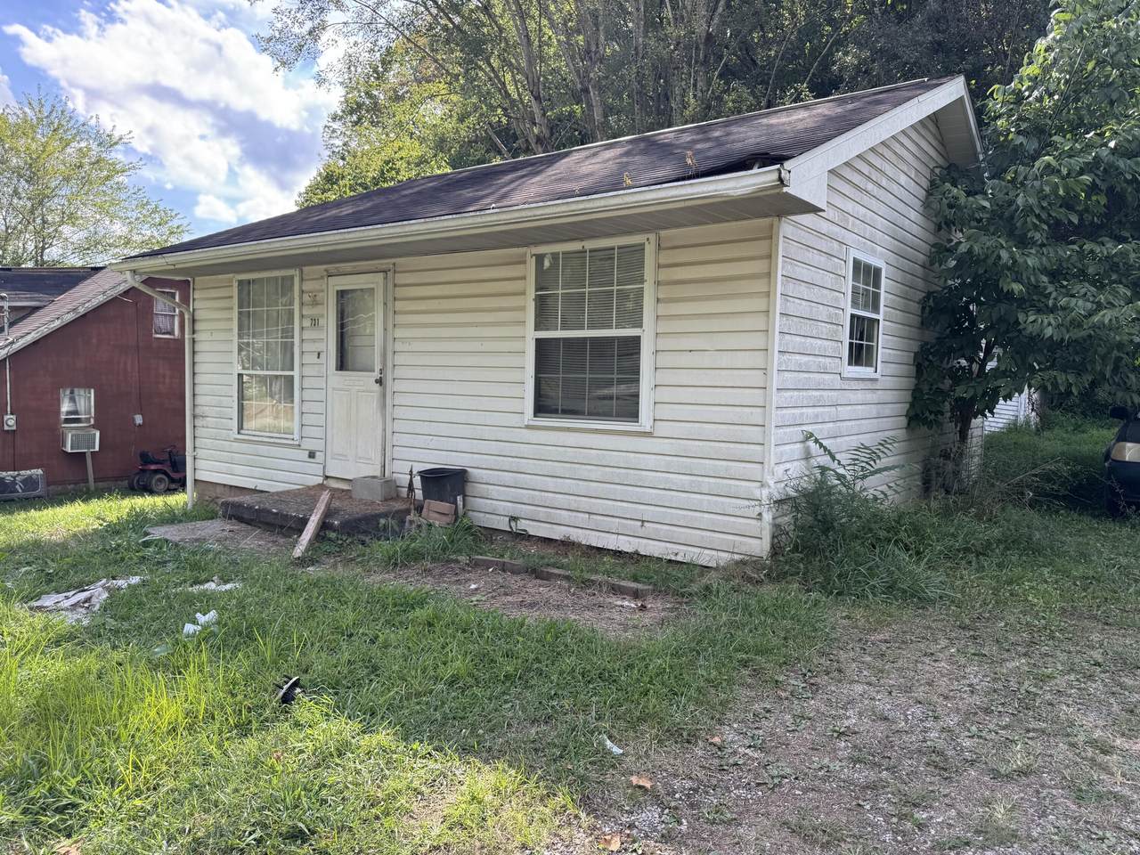 731 Lynn Ave - Photo 1