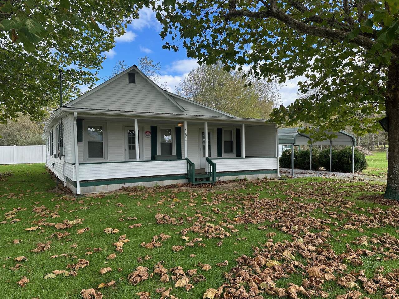 181 Railroad Ln - Photo 1