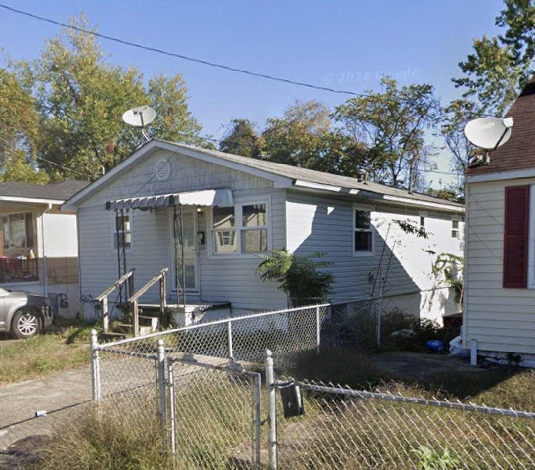 236 Clem St - Photo 1