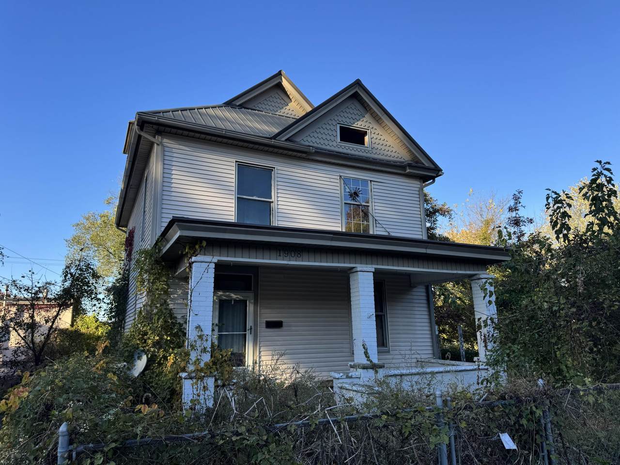 1908 12th Ave - Photo 1