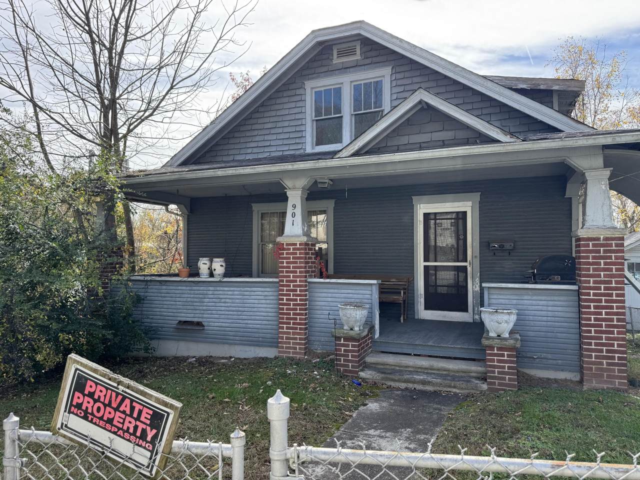 901 Park Dr - Photo 1