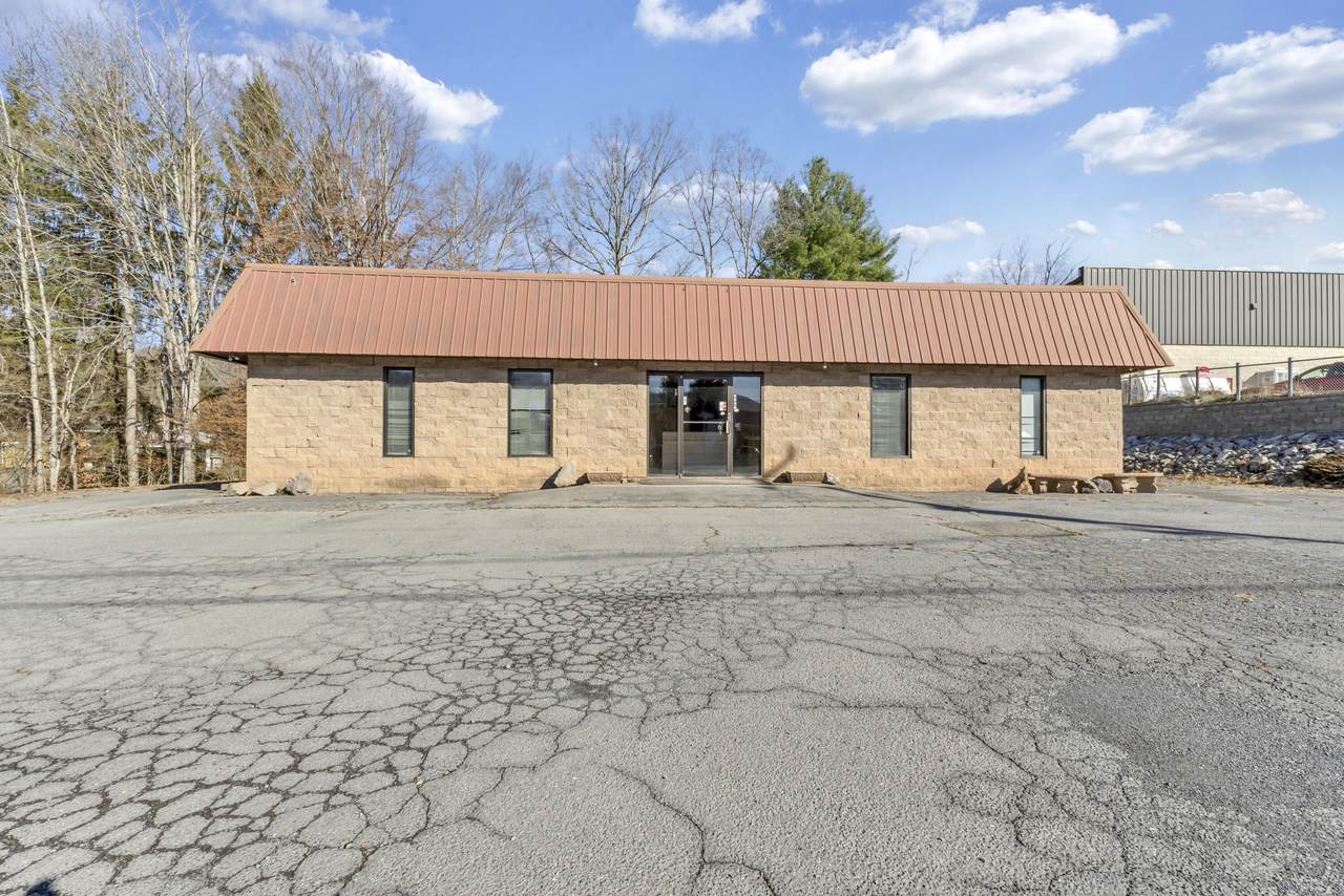 202 Nicholas St - Photo 1