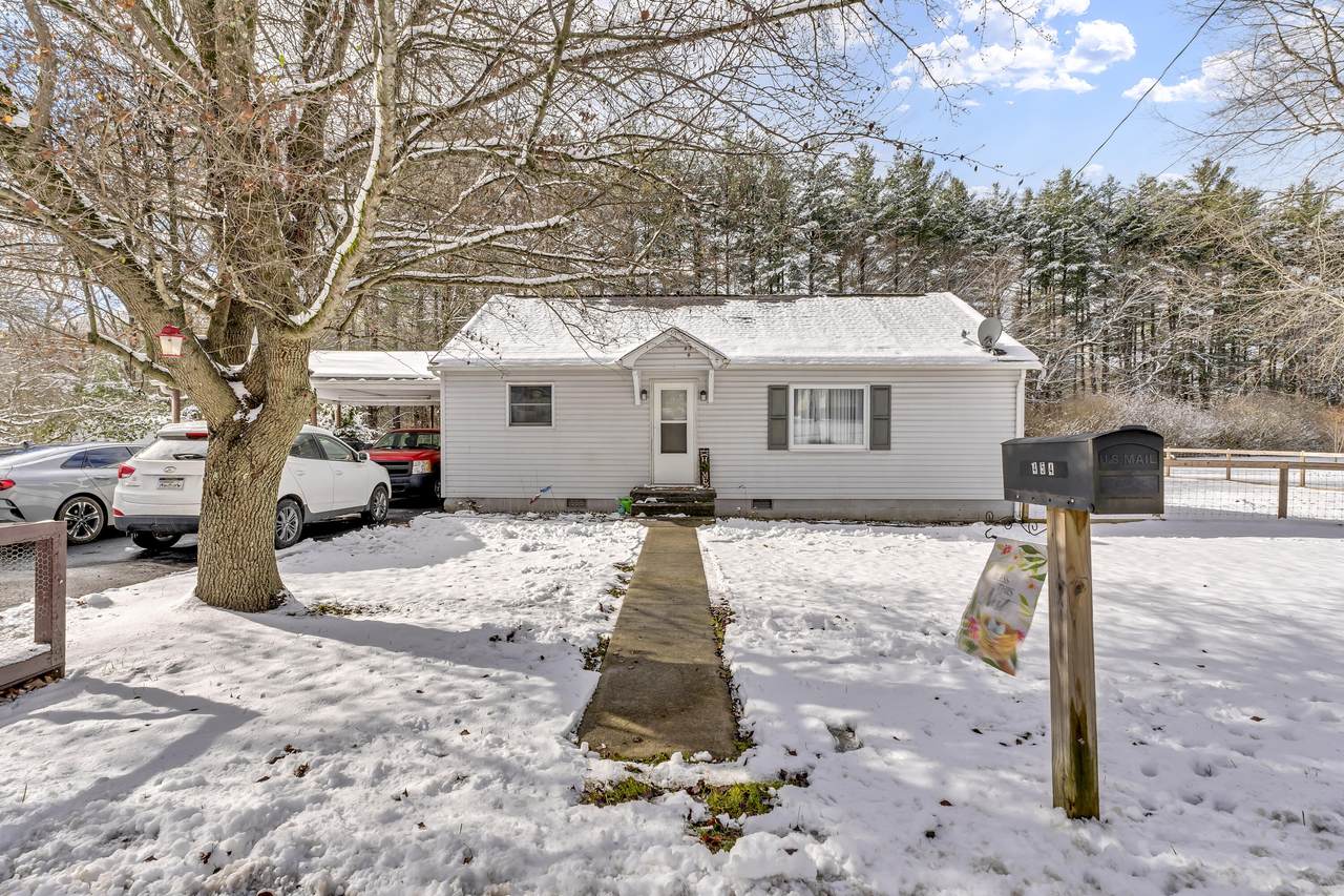 454 13th St - Photo 1