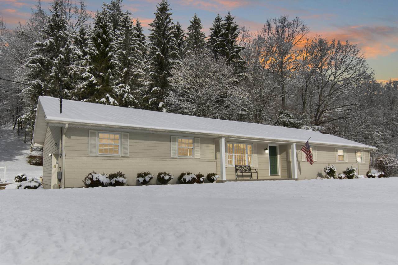 802 Sewell St - Photo 1