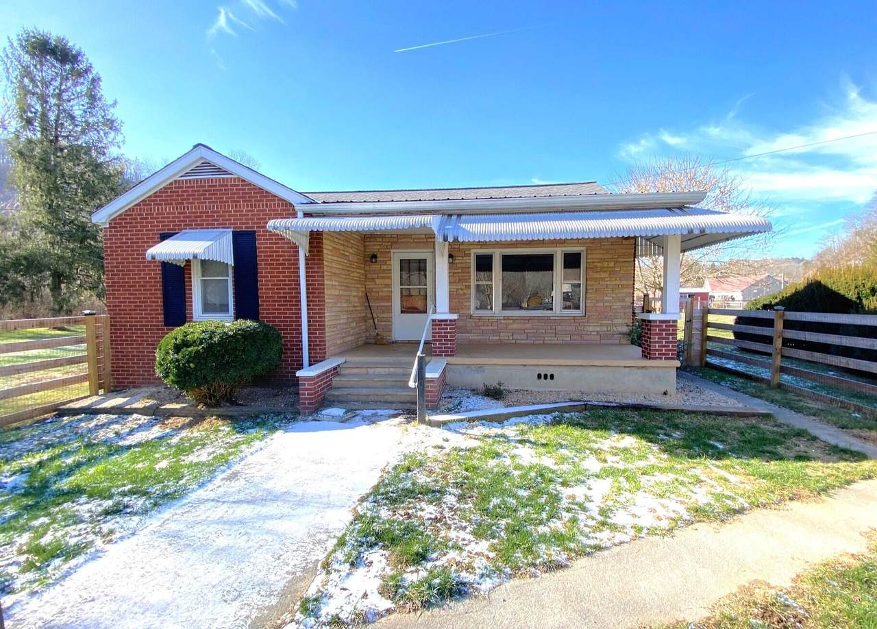 180 First St - Photo 1