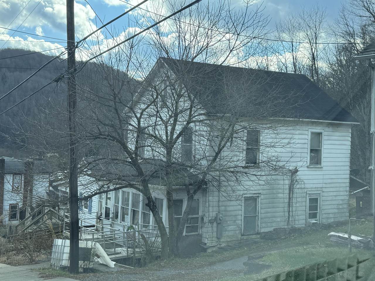 73 Oakford Ave - Photo 1