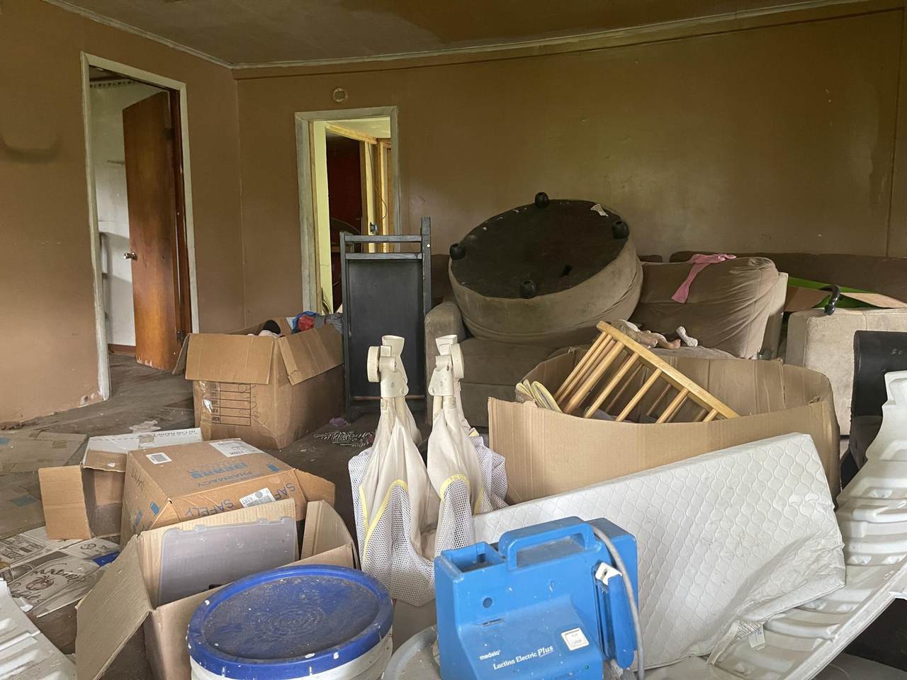 122 N Main St - Photo 1