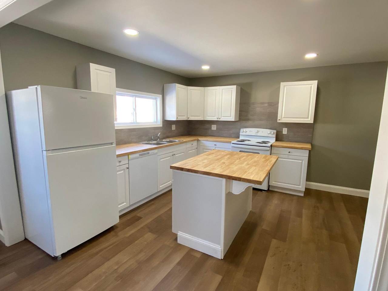 326 Greenbrier Ave - Photo 1