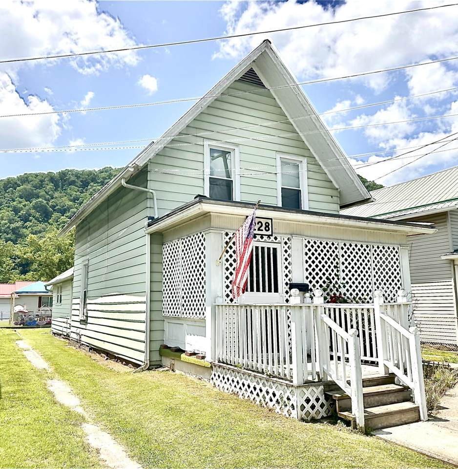 228 Main St - Photo 1