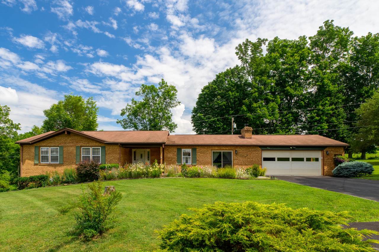 420 Cloverfield Ln - Photo 1