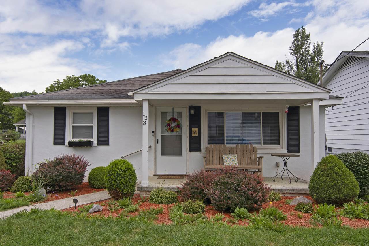 123 Oak Street - Photo 1