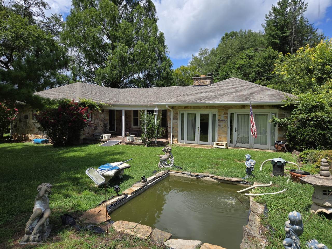 607 Bear Springs Rd - Photo 1