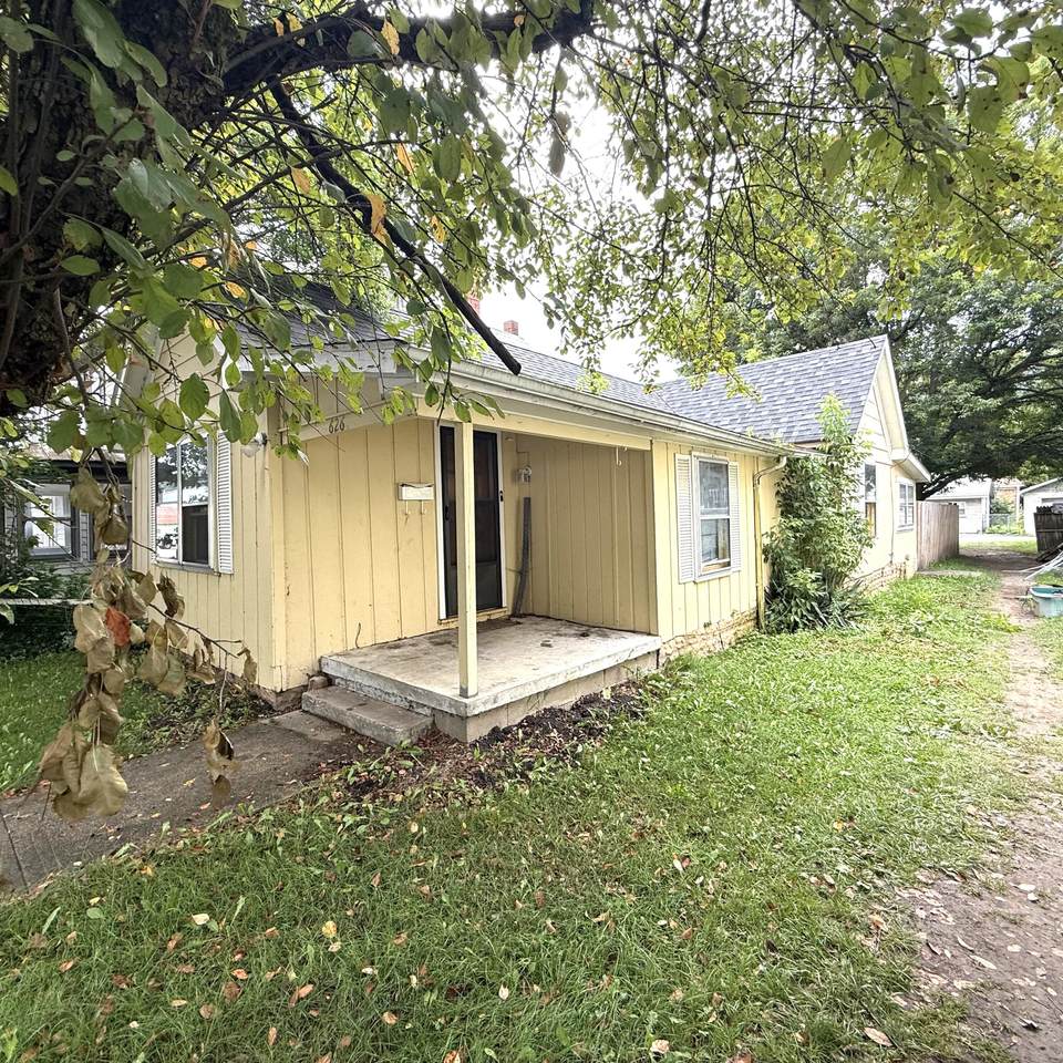 626 3rd Ave - Photo 1