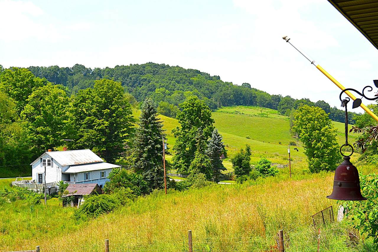 https://bt-photos.global.ssl.fastly.net/greenbrier/1280_boomver_1_26-1016-2.jpg