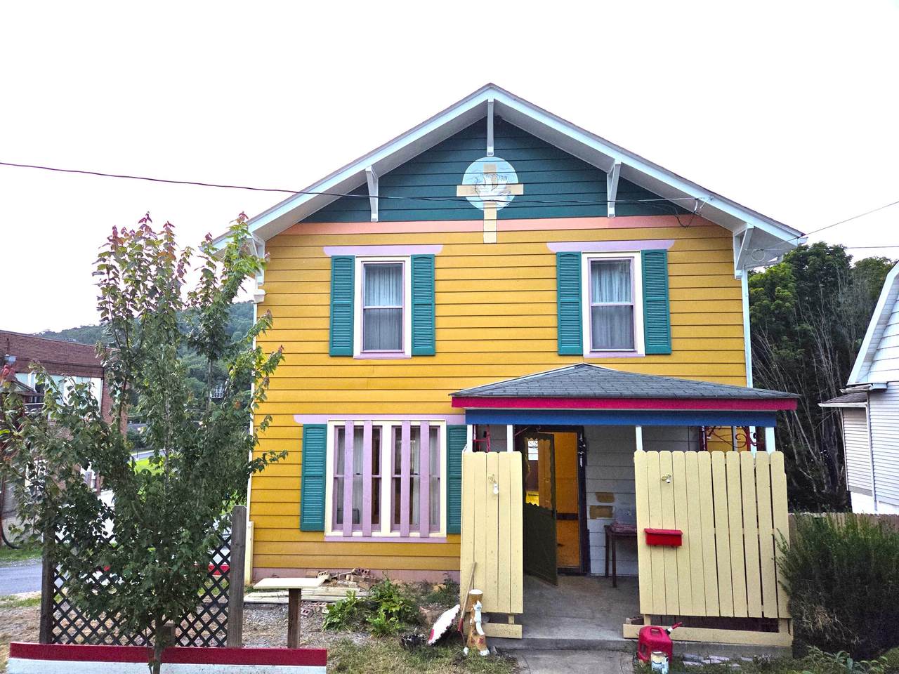 1320 Highland Ave - Photo 1