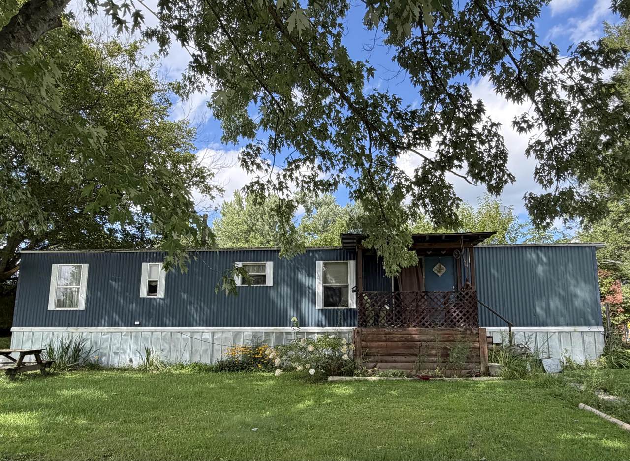213 Elmwood Ave - Photo 1
