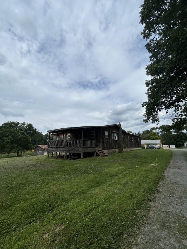 127 Fireside Ln - Photo 1