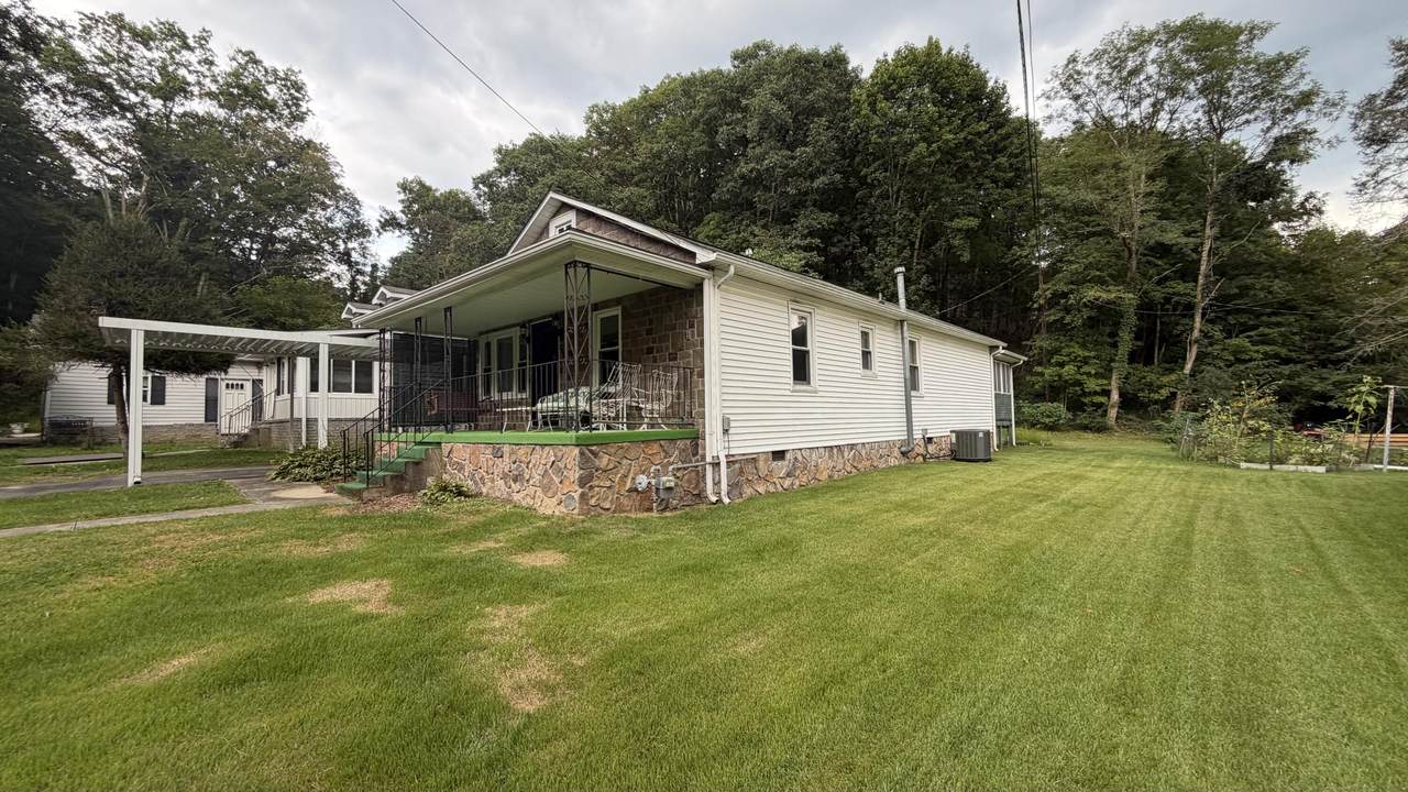 286 Branch St - Photo 1