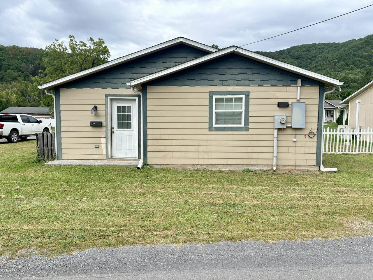 889 Tuckahoe Rd - Photo 1
