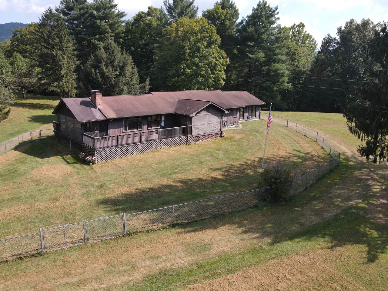 https://bt-photos.global.ssl.fastly.net/greenbrier/1280_boomver_1_26-1203-2.jpg